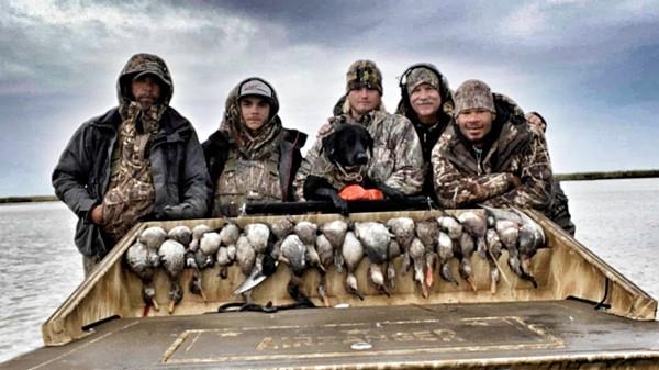 Reds Late Feed, Wigeon Charging Early